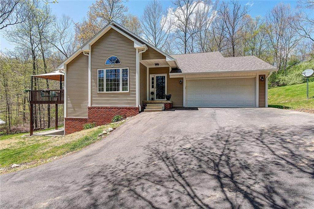 Single Family Homes 为 销售 在 1680 Harrison Ridge Road Nashville, 印第安纳州 47448 美国