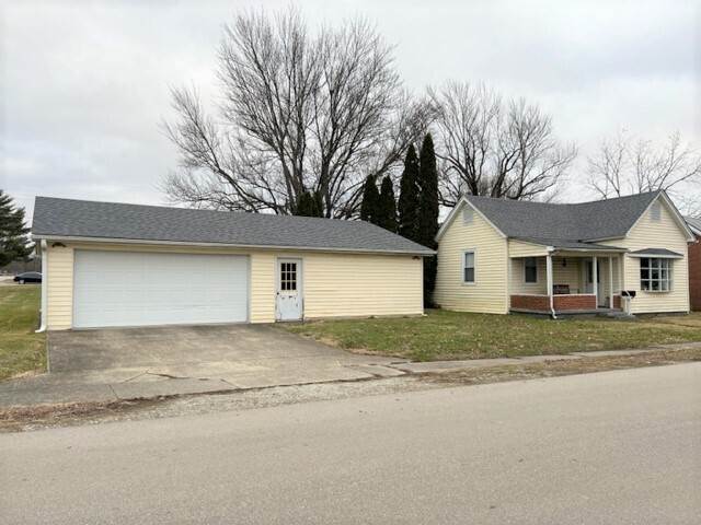 Single Family Homes por un Venta en 1003 Lankford Street Clay City, Indiana 47841 Estados Unidos