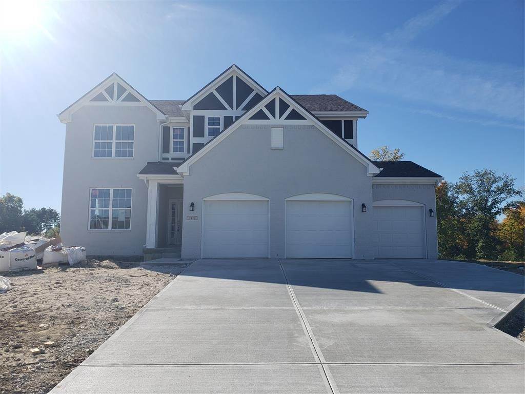 Single Family Homes 为 销售 在 2472 Scarlet Oak Drive 雅芳, 印第安纳州 46123 美国