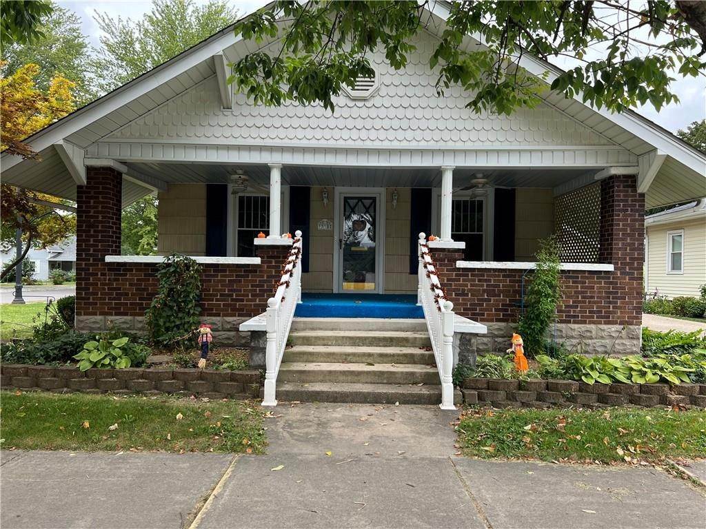 Single Family Homes для того Продажа на 1318 S Anderson Street Elwood, Индиана 46036 Соединенные Штаты