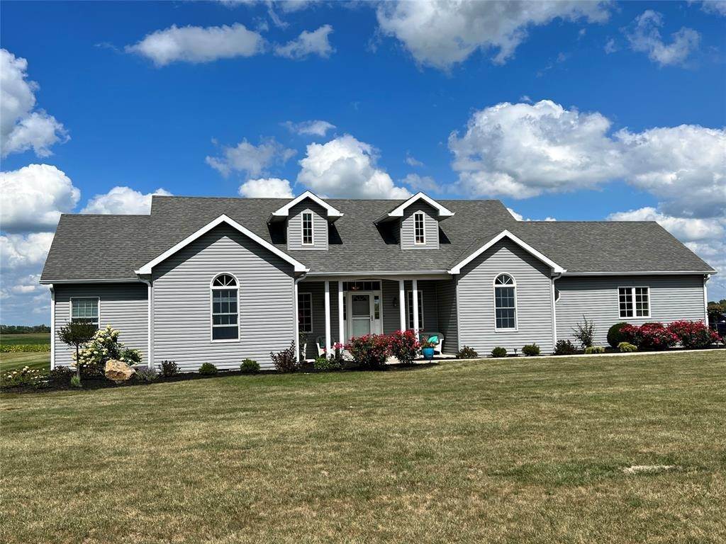 Single Family Homes 为 销售 在 9834 W Cr 400 N Road Farmland, 印第安纳州 47340 美国