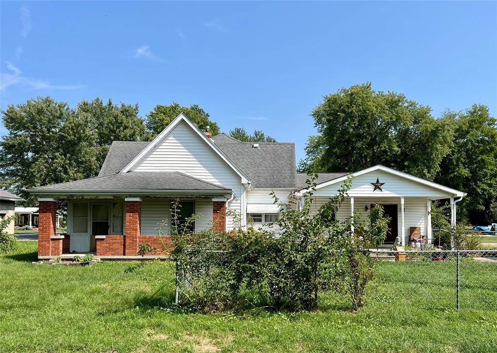 Single Family Homes для того Продажа на 503 Market Street Jonesville, Индиана 47247 Соединенные Штаты