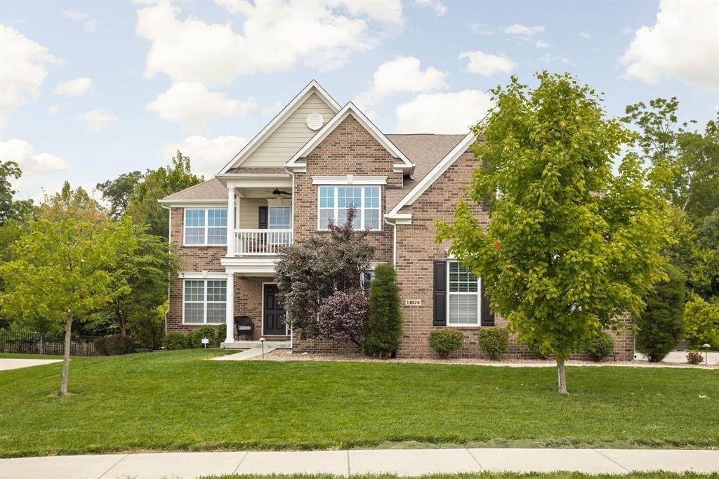 Single Family Homes 为 销售 在 13874 Ambria Drive McCordsville, 印第安纳州 46055 美国