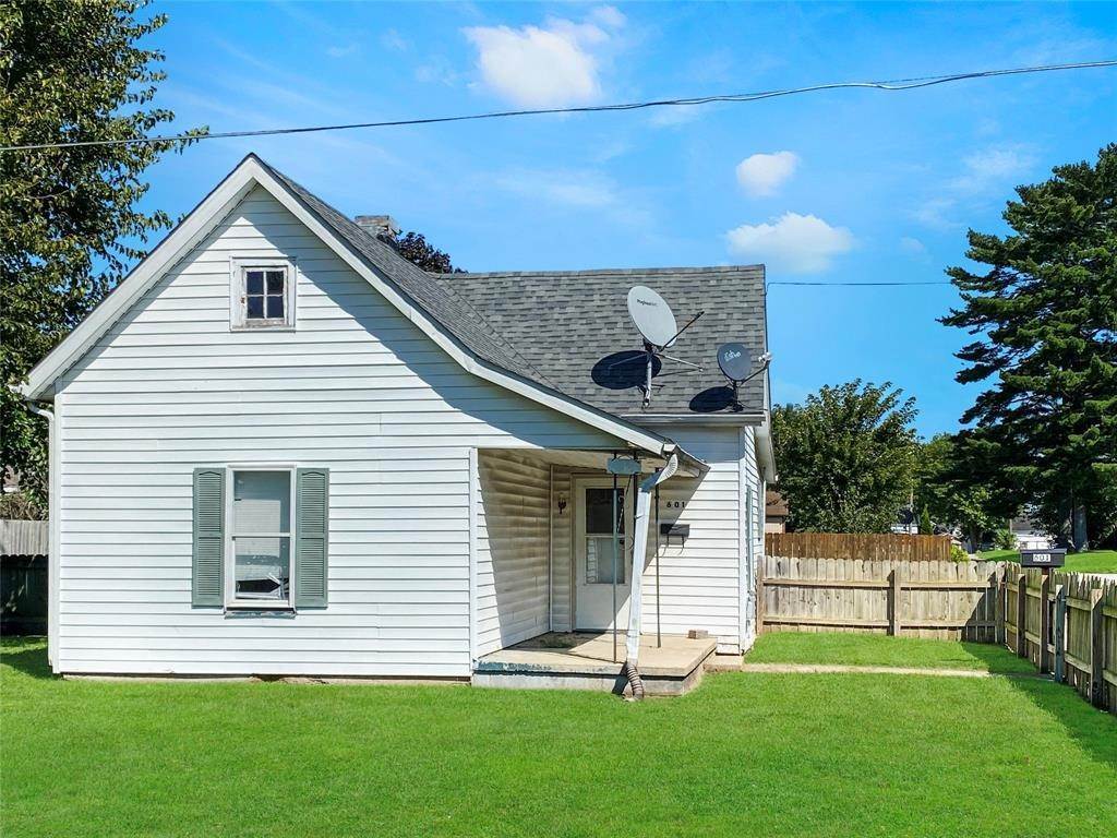 Single Family Homes pour l Vente à 601 Toner Street Édimbourg, Indiana 46124 États-Unis