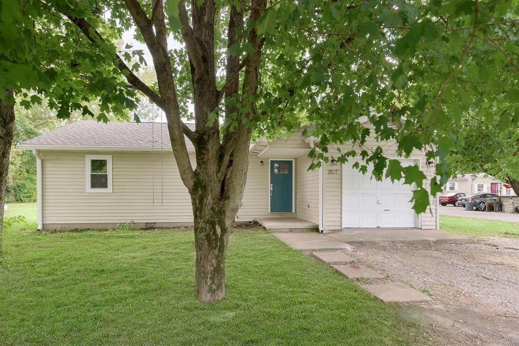 Single Family Homes por un Venta en 207 Roark Street Advance, Indiana 46102 Estados Unidos