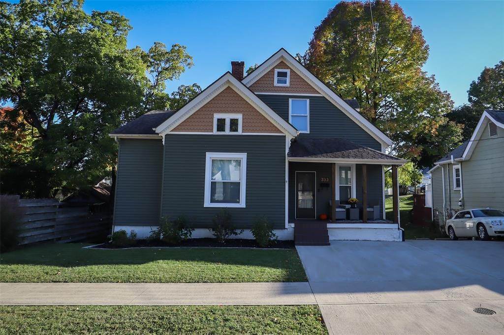 Single Family Homes pour l Vente à 333 E Walnut Street Greensburg, Indiana 47240 États-Unis