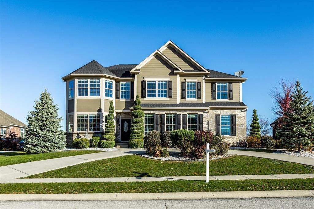 Single Family Homes для того Продажа на 4414 Hickory Grove Boulevard Greenwood, Индиана 46143 Соединенные Штаты