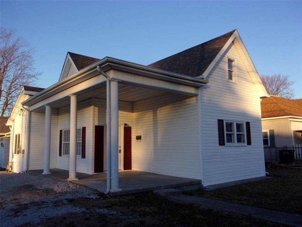 Single Family Homes pour l Vente à 1520 S N Street Elwood, Indiana 46036 États-Unis