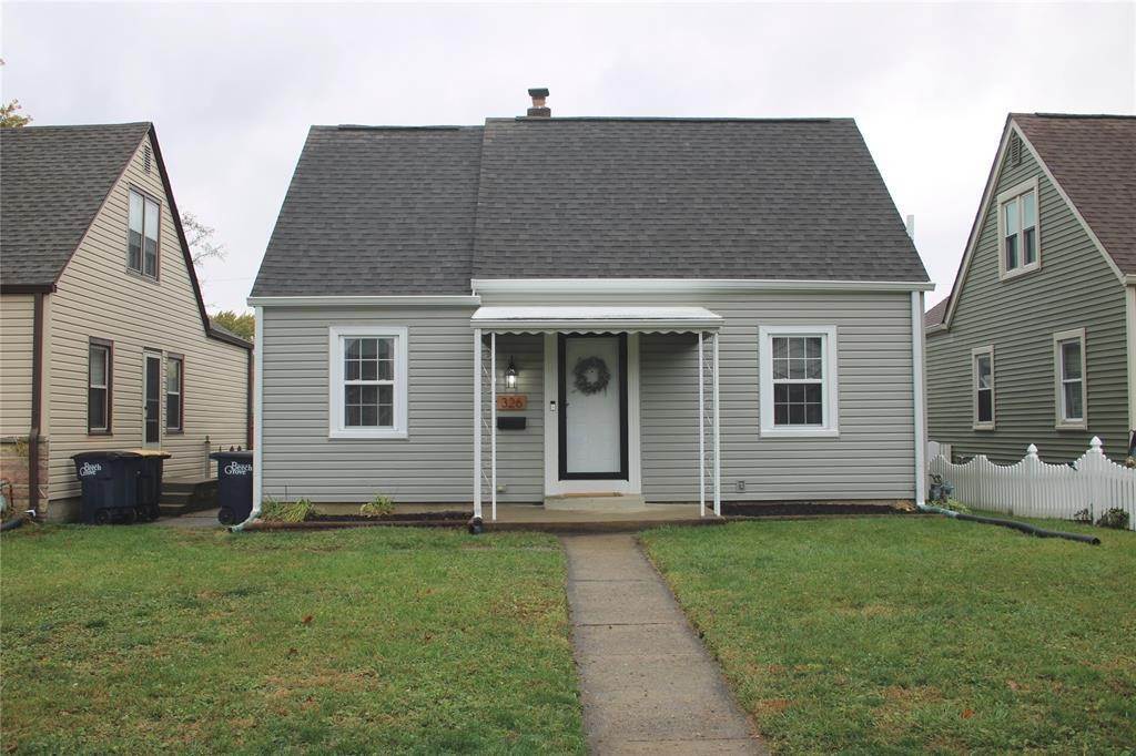 Single Family Homes 为 销售 在 326 N 18th Avenue Beech Grove, 印第安纳州 46107 美国