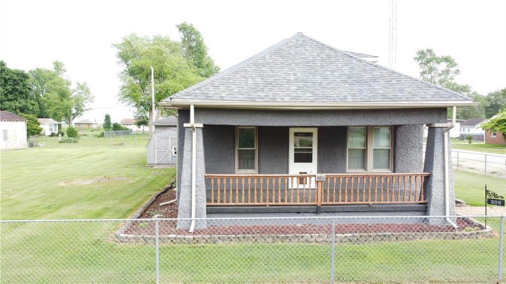 Single Family Homes for Sale at 306 N Linden Street Dana, Indiana 47847 United States