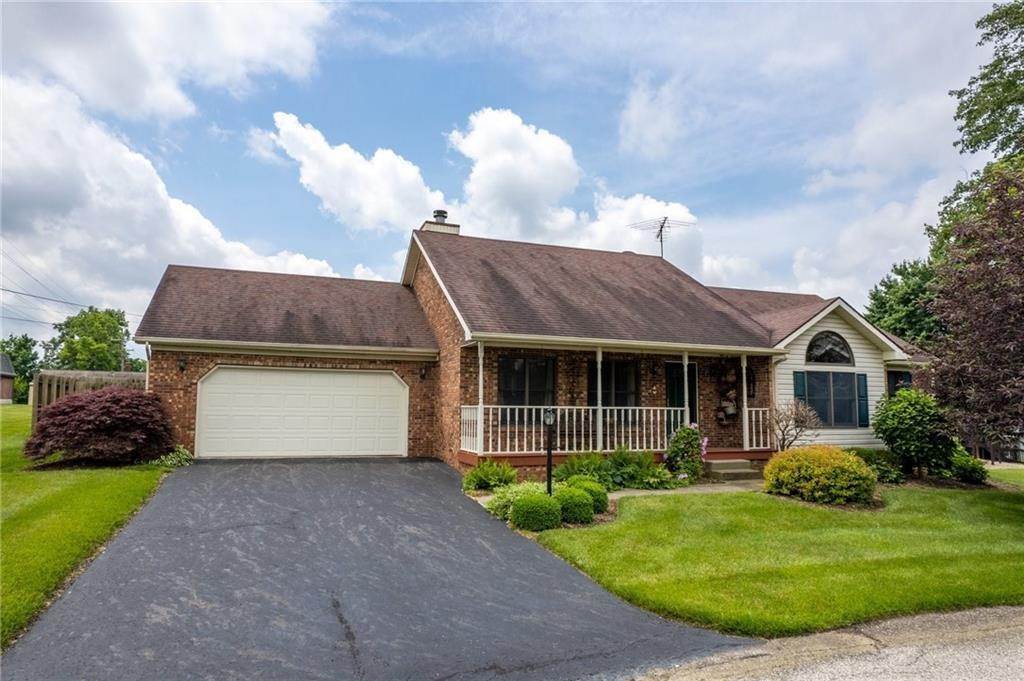 Single Family Homes 为 销售 在 325 Hillcrest Drive Madison, 印第安纳州 47250 美国