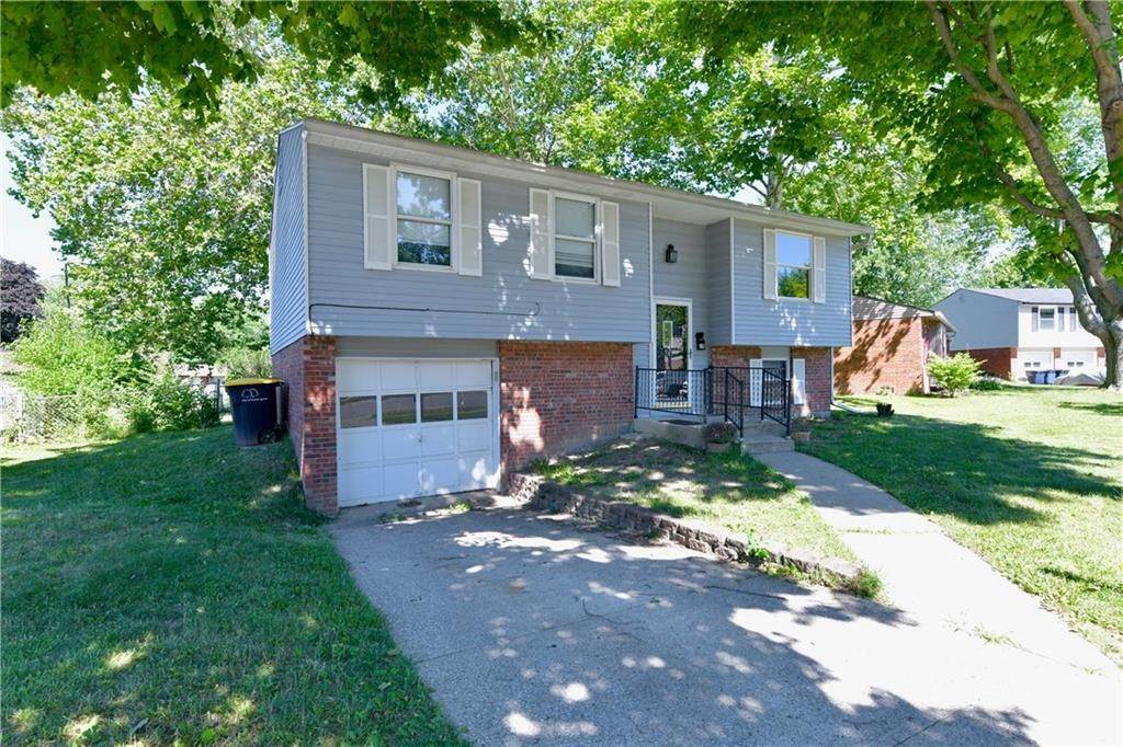 Single Family Homes pour l Vente à 10 Rodney Court Beech Grove, Indiana 46107 États-Unis