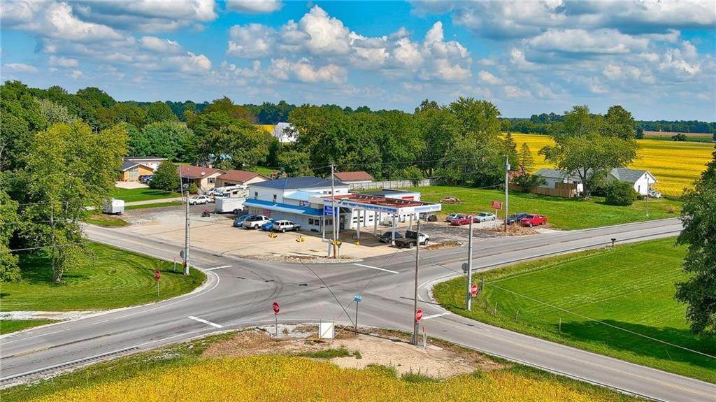 Retail - Commercial for Sale at 5982 W State Road 32 Anderson, Indiana 46011 United States