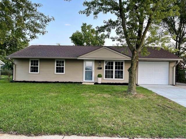 Single Family Homes pour l Vente à 620 High School Drive Édimbourg, Indiana 46124 États-Unis