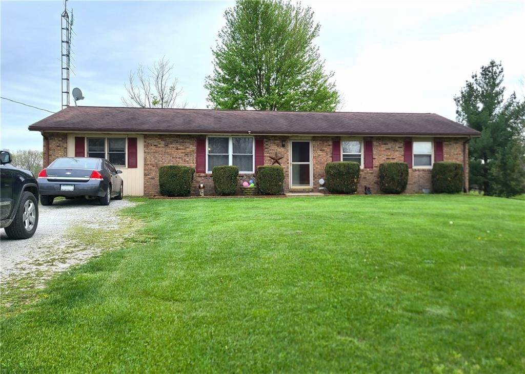 Single Family Homes pour l Vente à 125 E County Road 550 North Vernon, Indiana 47265 États-Unis