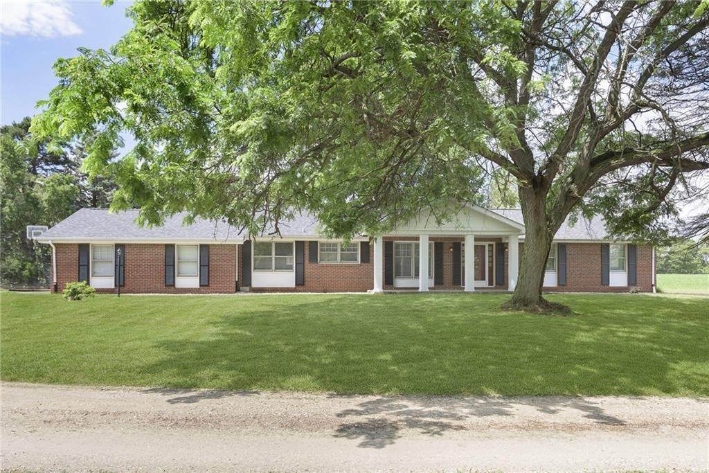 Single Family Homes для того Продажа на 5425 N Raider Road Middletown, Индиана 47356 Соединенные Штаты