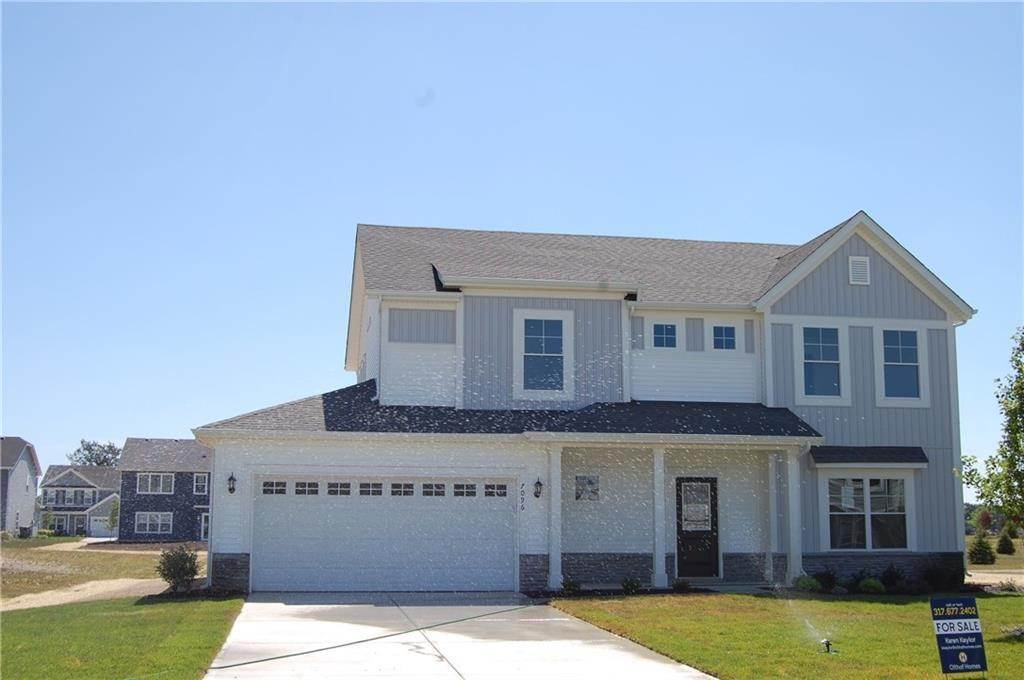 Single Family Homes 为 销售 在 7096 Payne Circle Cumberland, 印第安纳州 46229 美国