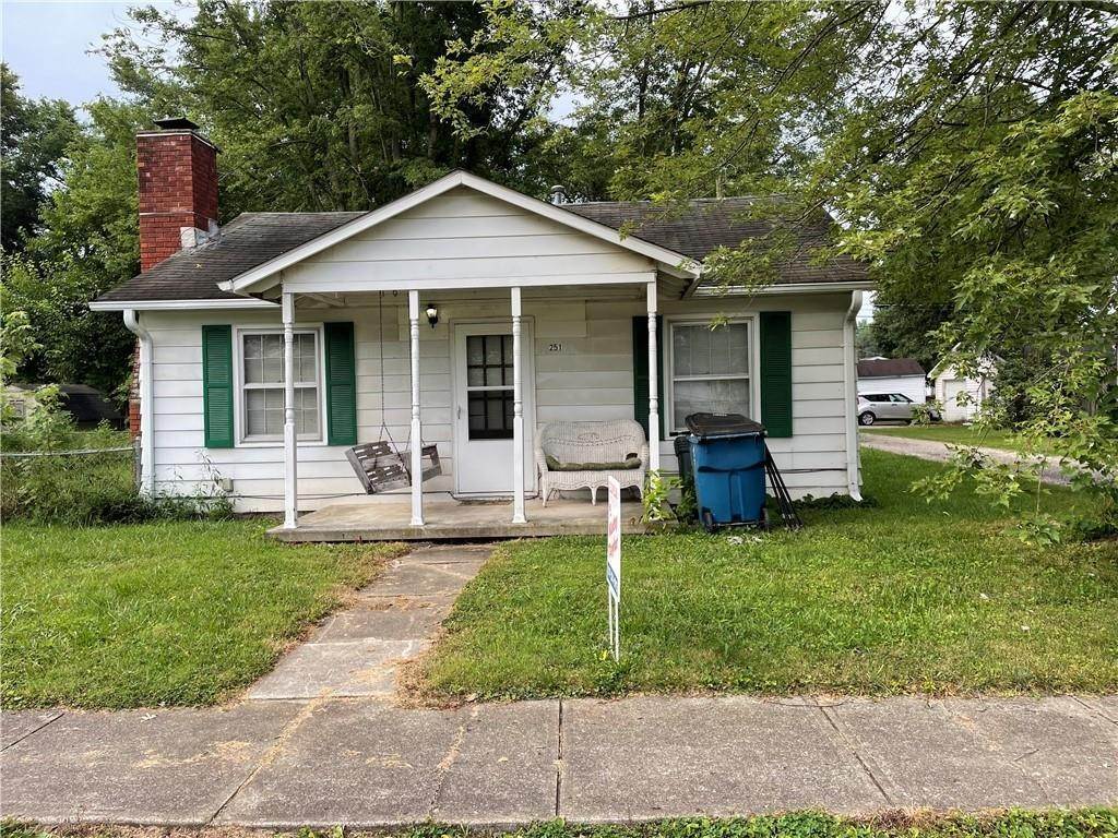 Single Family Homes pour l Vente à 251 E Harrison Street Paragon, Indiana 46166 États-Unis