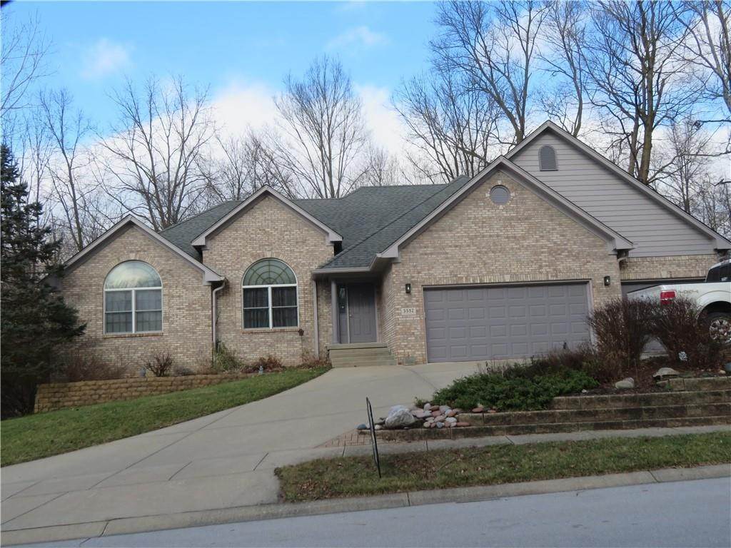Single Family Homes pour l Vente à 5592 Station Hill Drive Avon, Indiana 46123 États-Unis
