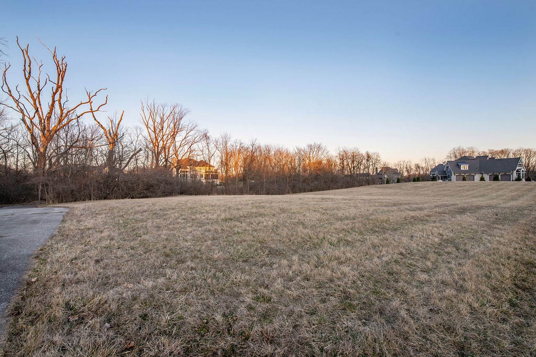 7. Land for Sale at Stunning Lot in Oldfield 6859 Oldfields Lane Zionsville, Indiana 46077 United States