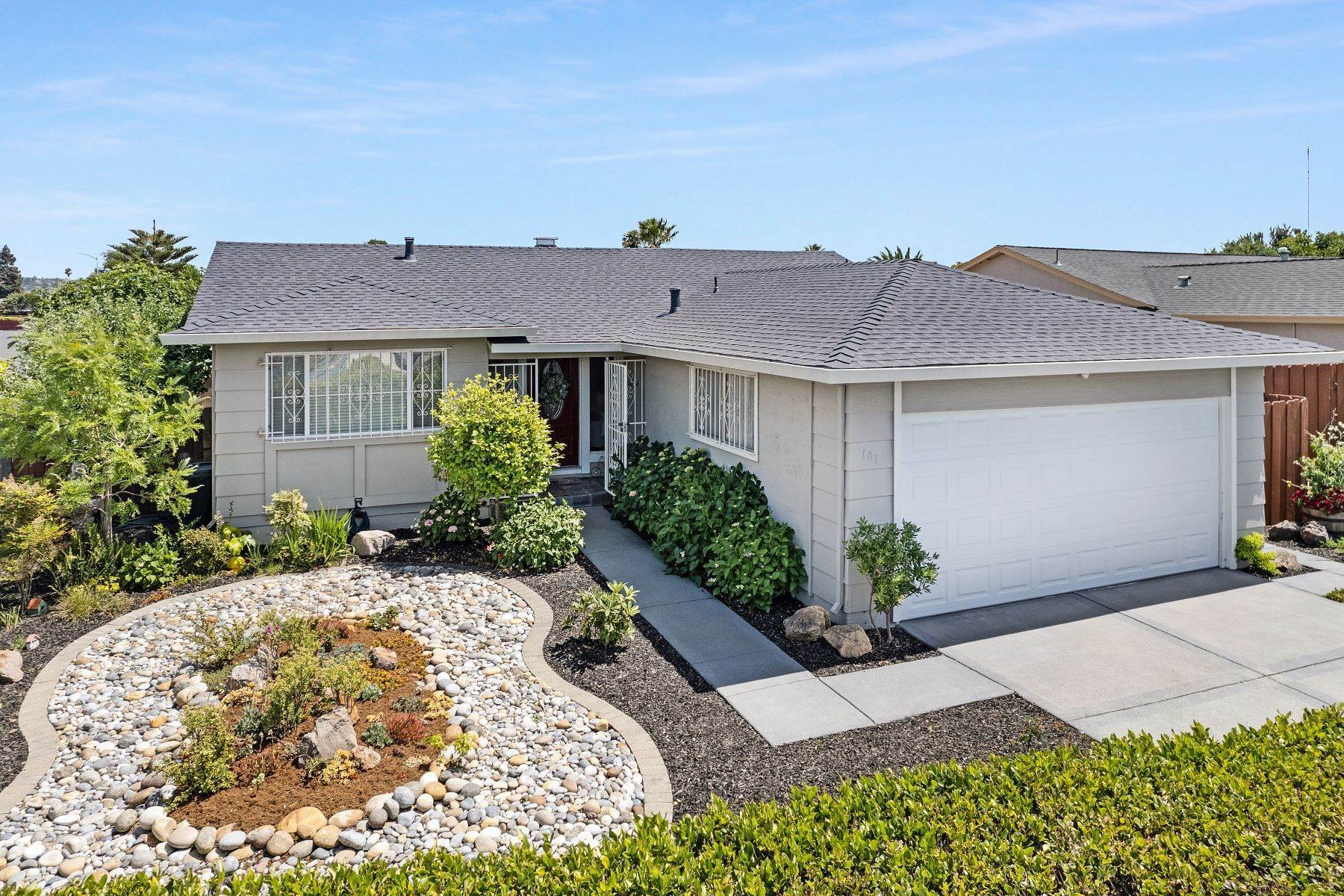 Single Family Homes 为 销售 在 101 Pioneer Court, Vallejo, CA 94589 101 Pioneer Court Vallejo, 加利福尼亚州 94589 美国